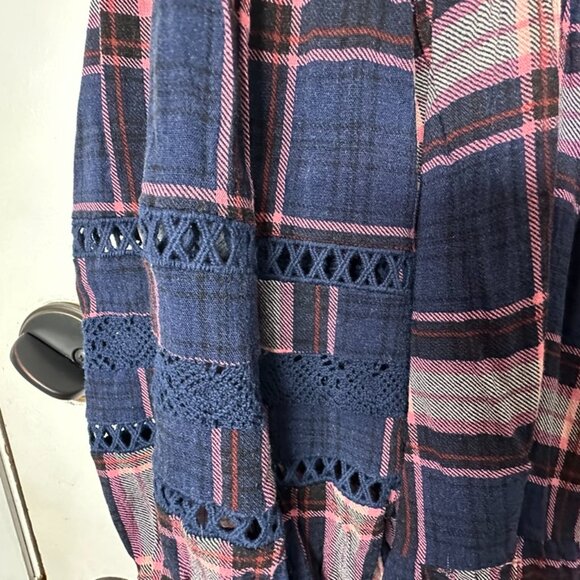 Torrid Babydoll w/ Lace Insert Smocked Tiered Top Blue/Pink Plaid SZ 4 ( 26) EUC - Picture 4 of 8